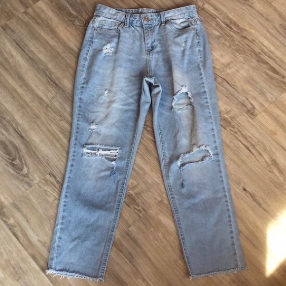 High Rise Light Wash Jeans - Picture 1 of 5